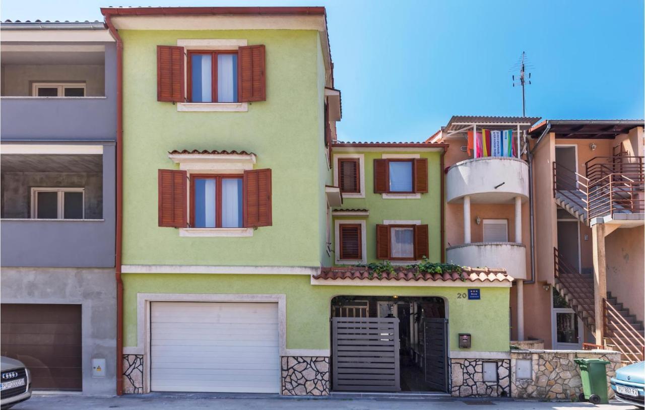 Nice Apartment In Pula With Kitchen 외부 사진