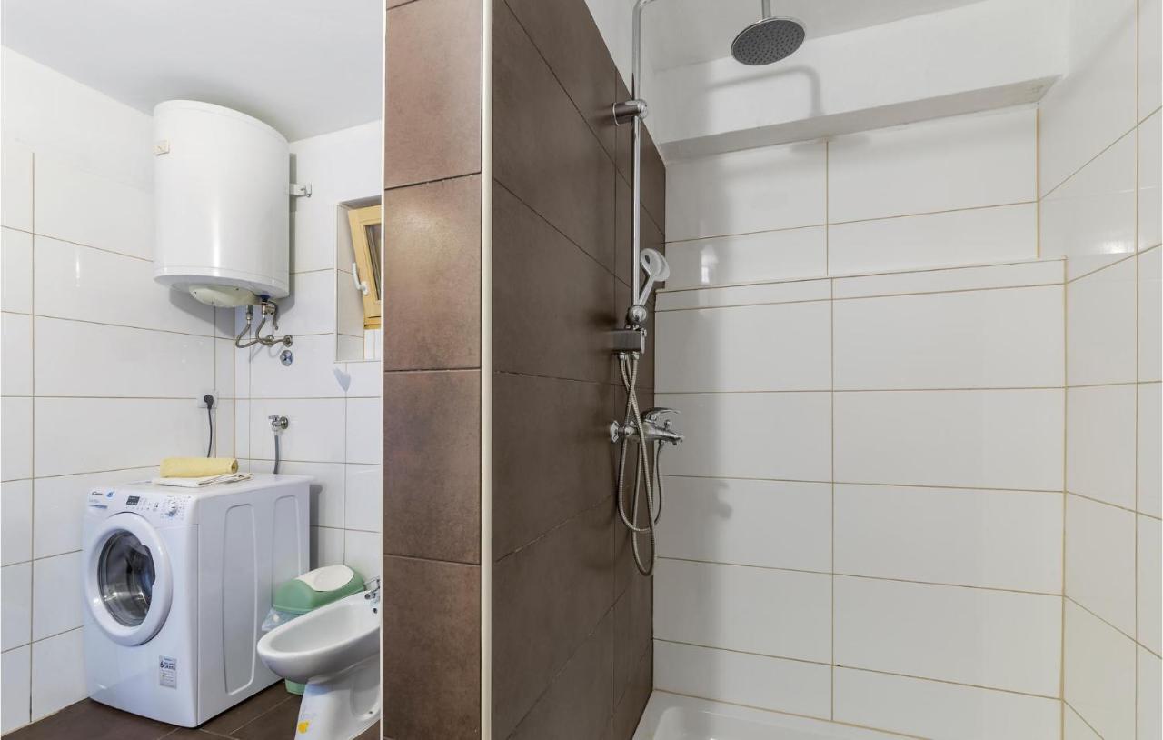 Nice Apartment In Pula With Kitchen 외부 사진