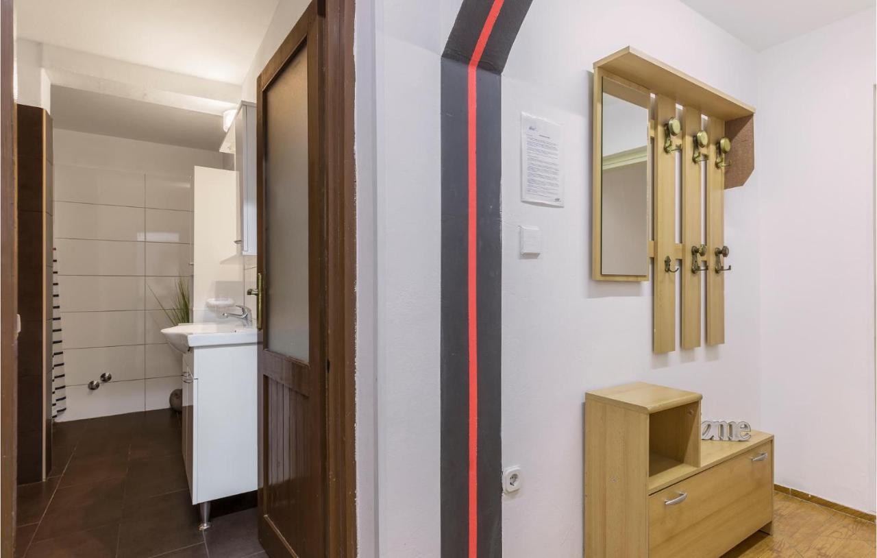 Nice Apartment In Pula With Kitchen 외부 사진