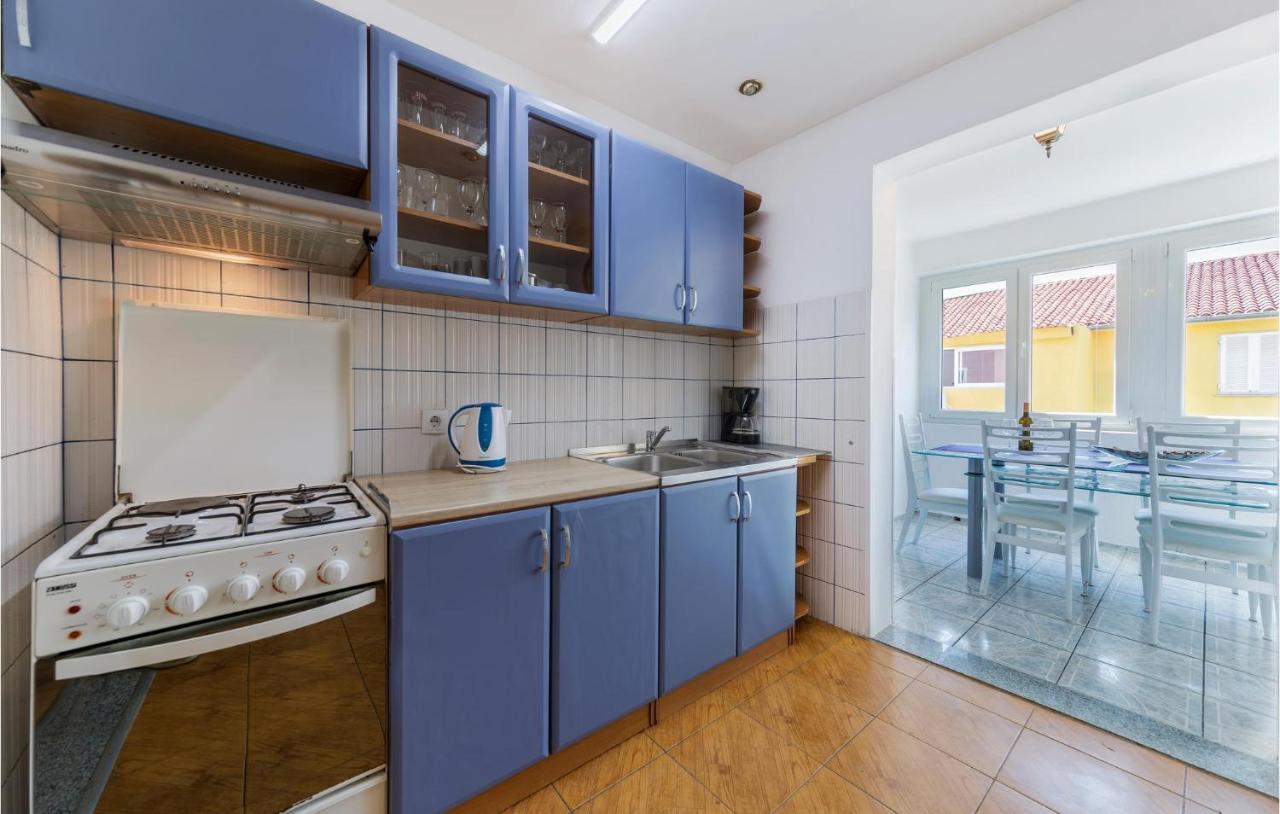 Nice Apartment In Pula With Kitchen 외부 사진